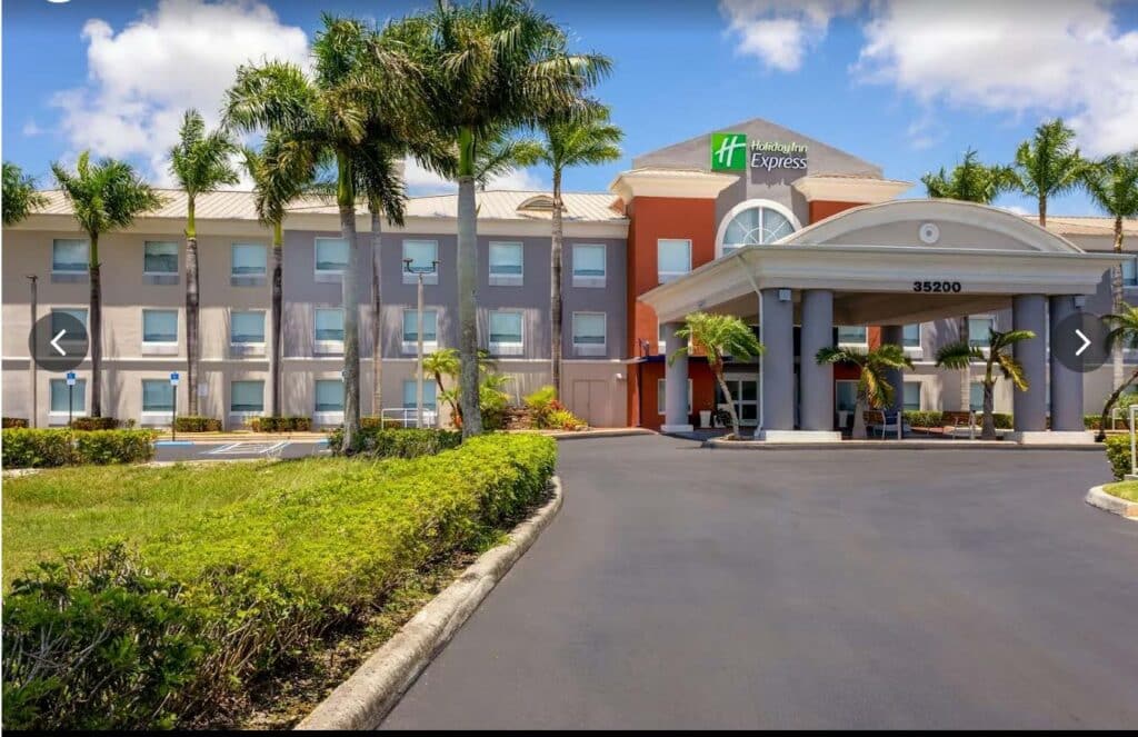 Holiday Inn Express & Suites